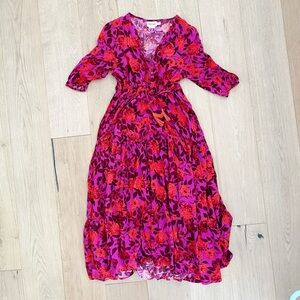 Showpo- size 4 flowy floral dress